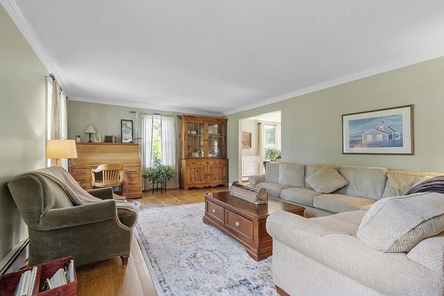 35 Mount Lebanon St, Pepperell, MA 01463