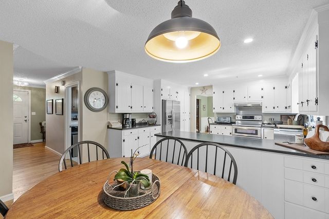 35 Mount Lebanon St, Pepperell, MA 01463