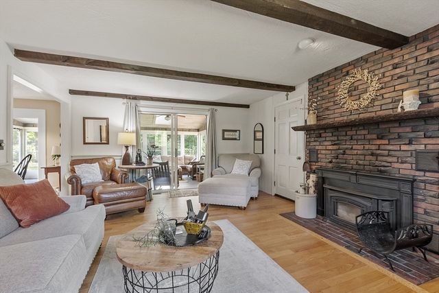 35 Mount Lebanon St, Pepperell, MA 01463