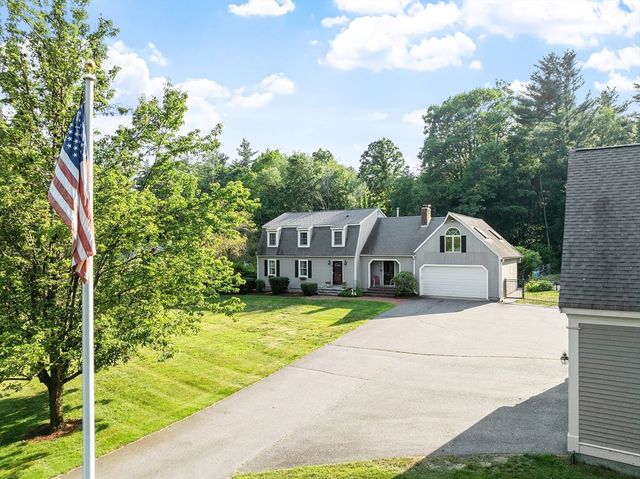 35 Mount Lebanon St, Pepperell, MA 01463