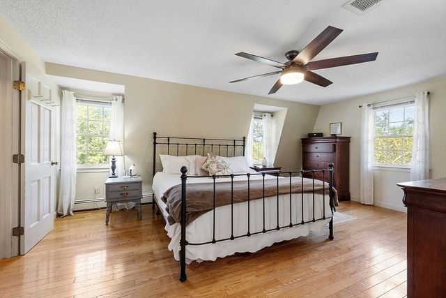 35 Mount Lebanon St, Pepperell, MA 01463