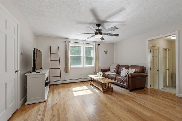 35 Mount Lebanon St, Pepperell, MA 01463
