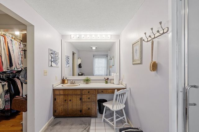 35 Mount Lebanon St, Pepperell, MA 01463