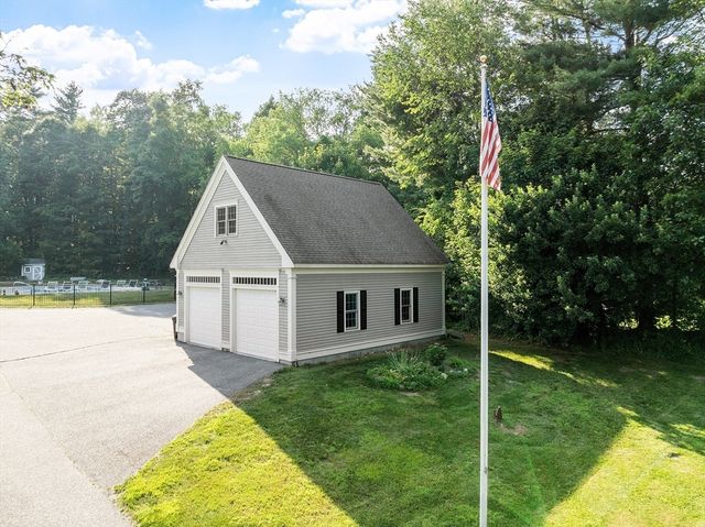 35 Mount Lebanon St, Pepperell, MA 01463