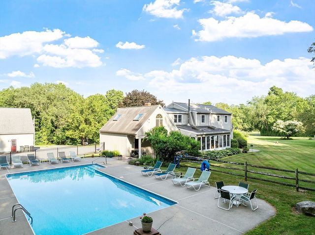 35 Mount Lebanon St, Pepperell, MA 01463