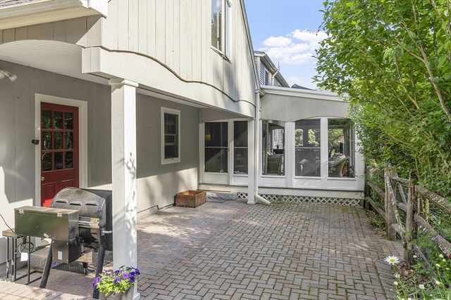35 Mount Lebanon St, Pepperell, MA 01463