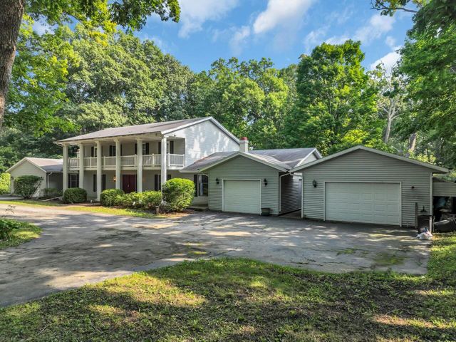 1405 N English Settlement AVENUE, Burlington, WI 53105