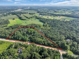 1405 N English Settlement AVENUE, Burlington, WI 53105