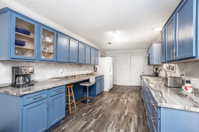 300 Thompson Street, Pottsboro, TX 75076