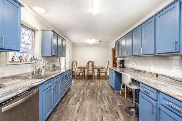 300 Thompson Street, Pottsboro, TX 75076