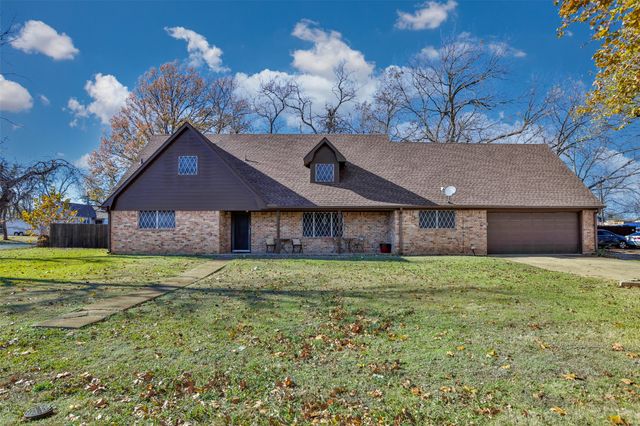 300 Thompson Street, Pottsboro, TX 75076