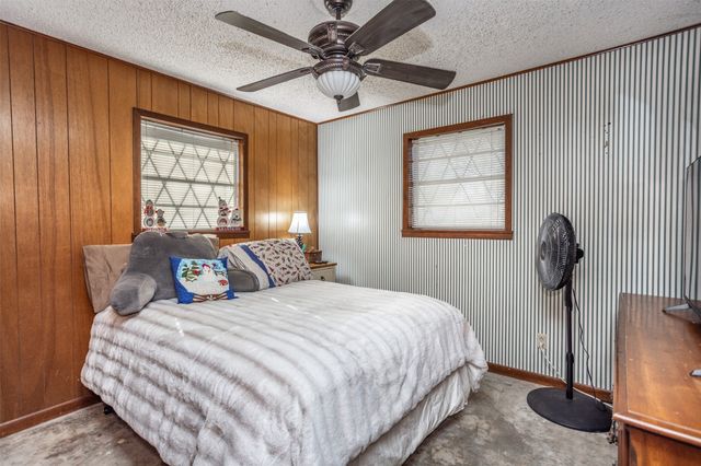 300 Thompson Street, Pottsboro, TX 75076