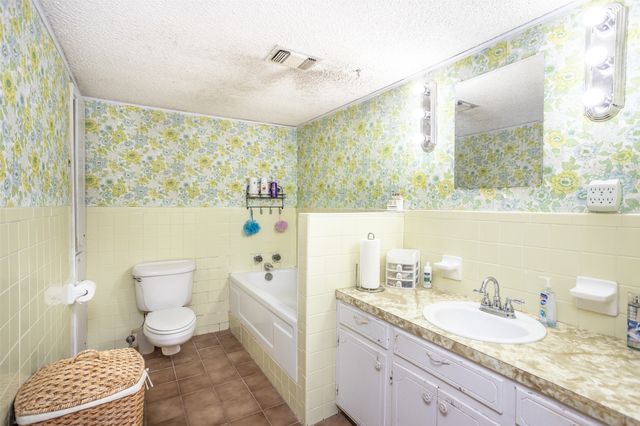 300 Thompson Street, Pottsboro, TX 75076