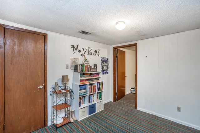 300 Thompson Street, Pottsboro, TX 75076