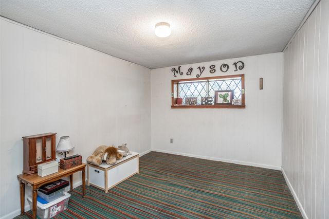 300 Thompson Street, Pottsboro, TX 75076