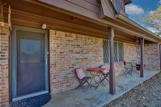 300 Thompson Street, Pottsboro, TX 75076