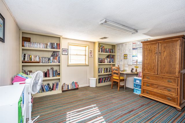 300 Thompson Street, Pottsboro, TX 75076