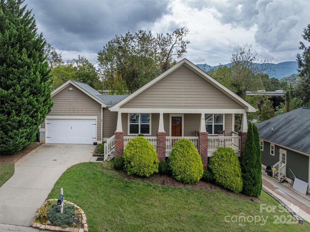 21 Byrdcliffe Lane, Asheville, NC 28805