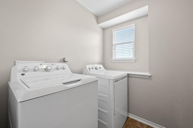 181 Cushman DR, Kyle, TX 78640