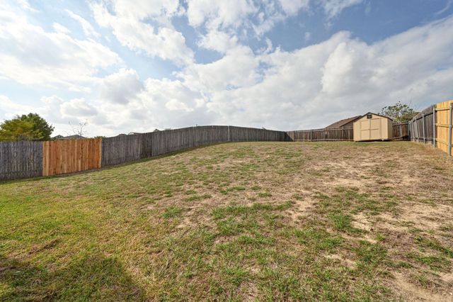 181 Cushman DR, Kyle, TX 78640