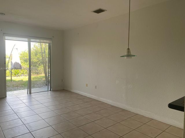 17630 NW 73rd Ave 102-4, Hialeah, FL 33015