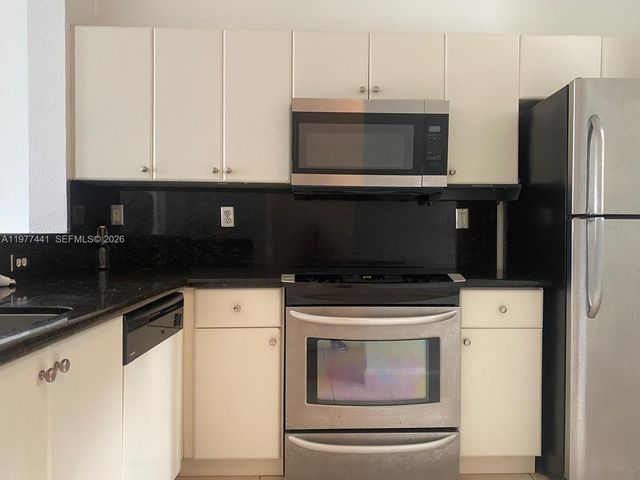 17630 NW 73rd Ave 102-4, Hialeah, FL 33015