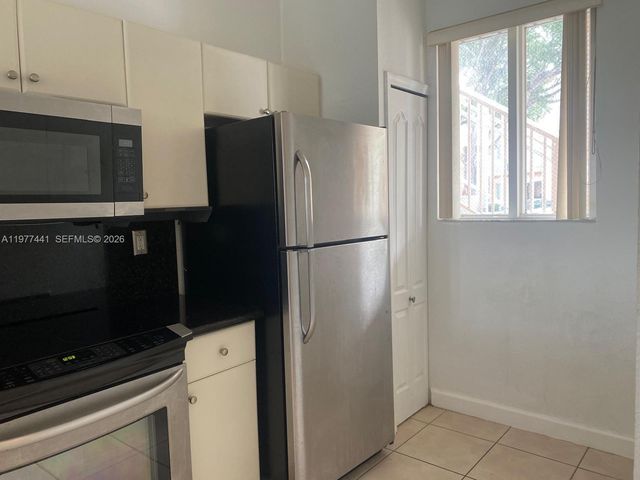 17630 NW 73rd Ave 102-4, Hialeah, FL 33015