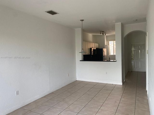 17630 NW 73rd Ave 102-4, Hialeah, FL 33015