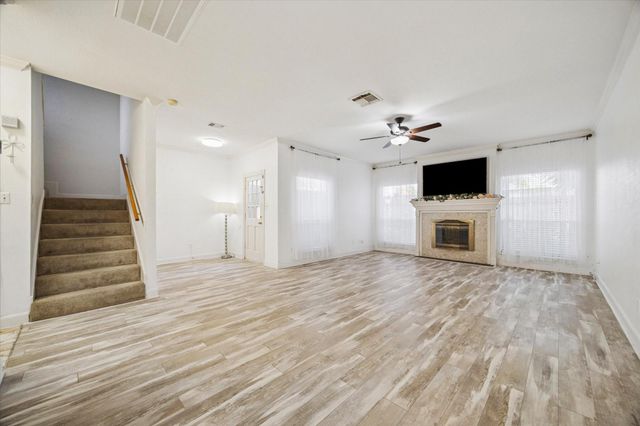 880 Tully Road 13, Houston, TX 77079