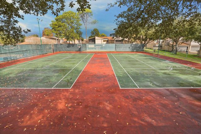 880 Tully Road 13, Houston, TX 77079