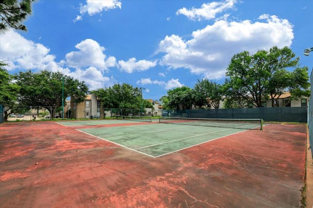 880 Tully Road 13, Houston, TX 77079