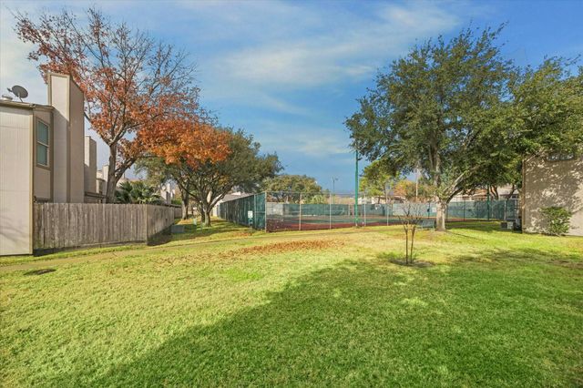 880 Tully Road 13, Houston, TX 77079