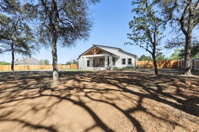 130 Creekwood TRL, Cedar Creek, TX 78612