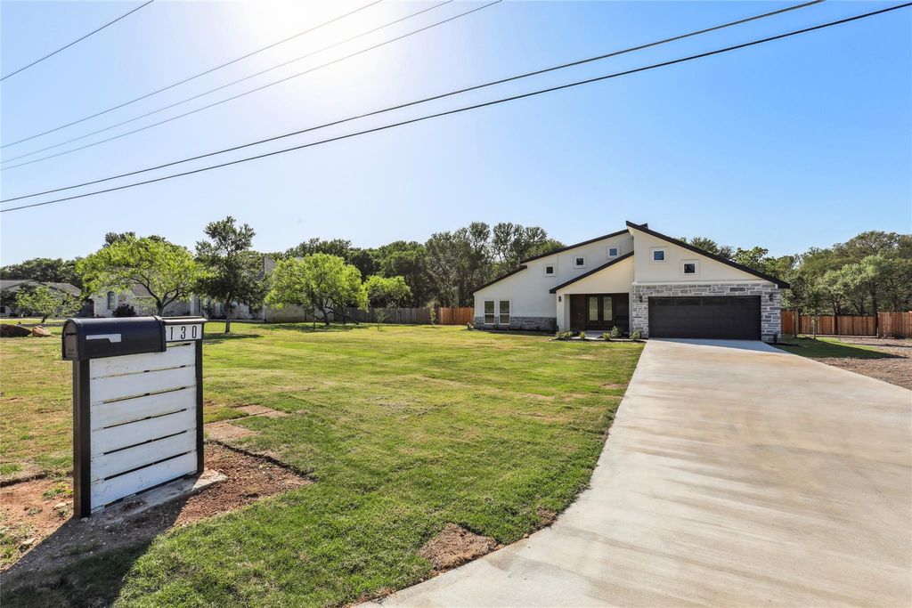130 Creekwood TRL, Cedar Creek, TX 78612