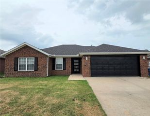 3505 SW Carriageway Avenue, Bentonville, AR 72712
