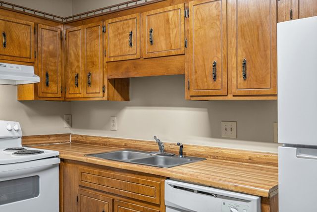 706 Peachers Dr Apt C, Clarksville, TN 37042