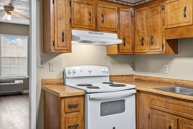 706 Peachers Dr Apt C, Clarksville, TN 37042