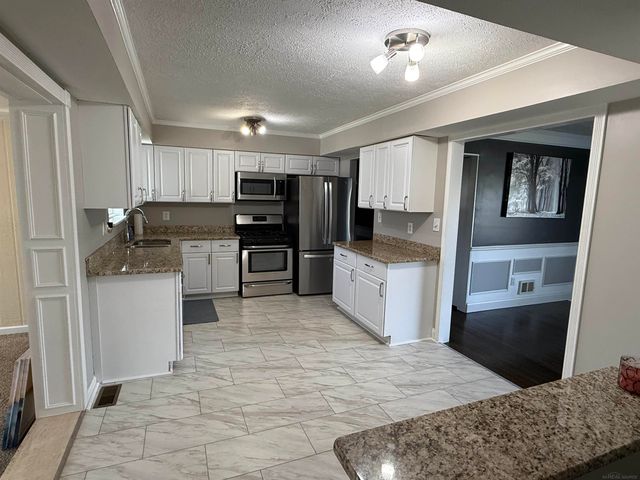 11641 Brougham Drive, Sterling Heights, MI 48312