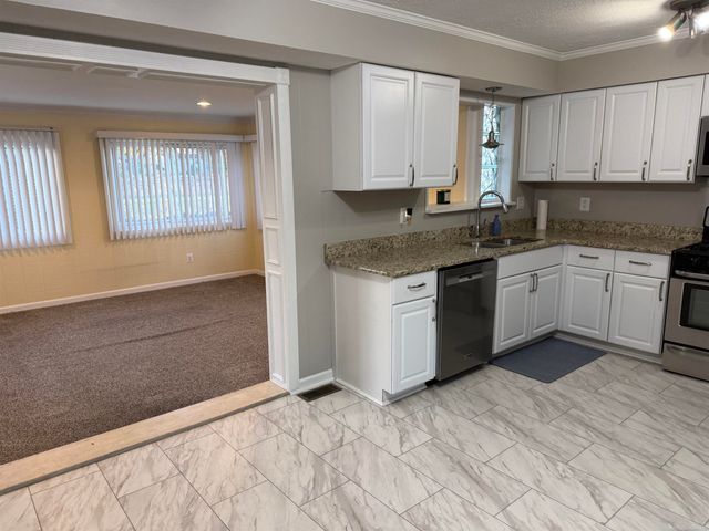 11641 Brougham Drive, Sterling Heights, MI 48312