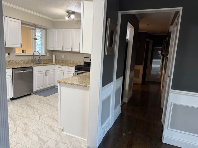 11641 Brougham Drive, Sterling Heights, MI 48312
