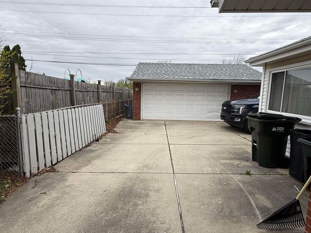11641 Brougham Drive, Sterling Heights, MI 48312