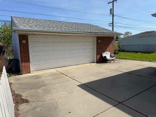 11641 Brougham Drive, Sterling Heights, MI 48312