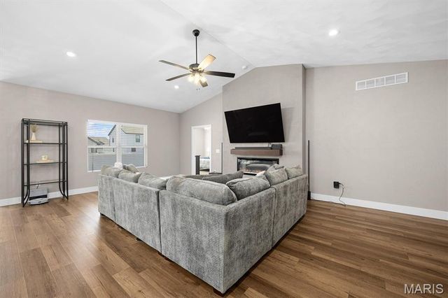 725 Conner Circle, Fairview Heights, IL 62208