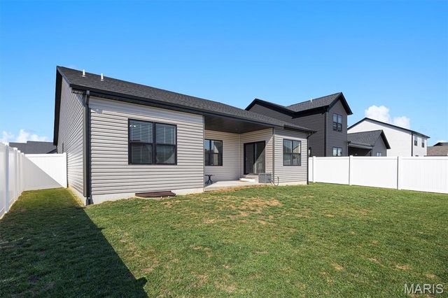 725 Conner Circle, Fairview Heights, IL 62208