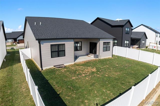 725 Conner Circle, Fairview Heights, IL 62208