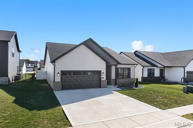 725 Conner Circle, Fairview Heights, IL 62208