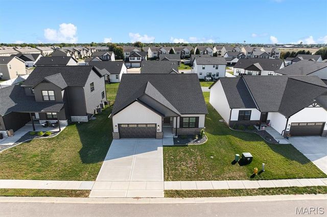 725 Conner Circle, Fairview Heights, IL 62208