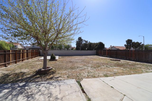 37334 E 55th Street, Palmdale, CA 93552