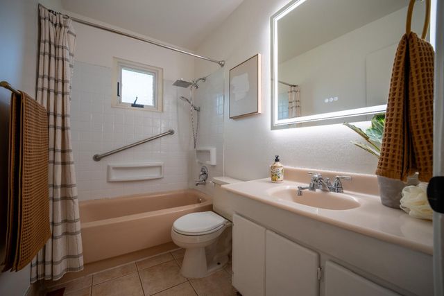 4220 Elva Way, Sacramento, CA 95821