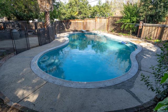 4220 Elva Way, Sacramento, CA 95821